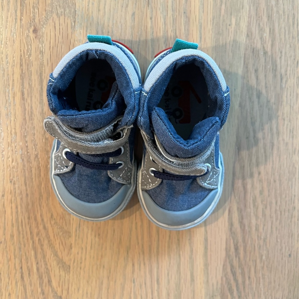 See Kai Run Dane sneakers size 4 - Picture 2 of 6